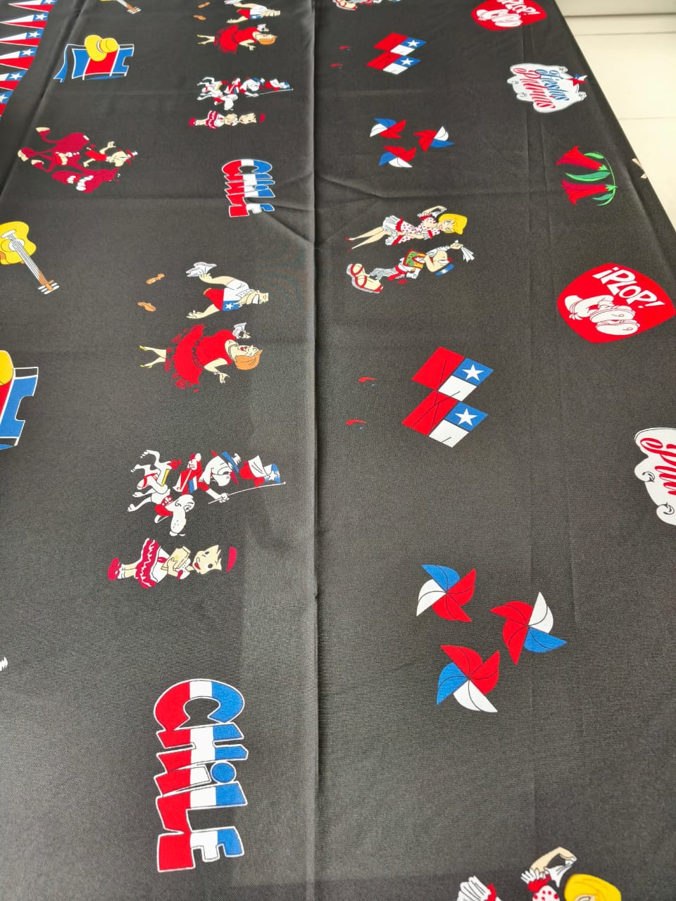 Manteles de Condorito 😉 dale un estilo a tu mesa este 18!! 🦜