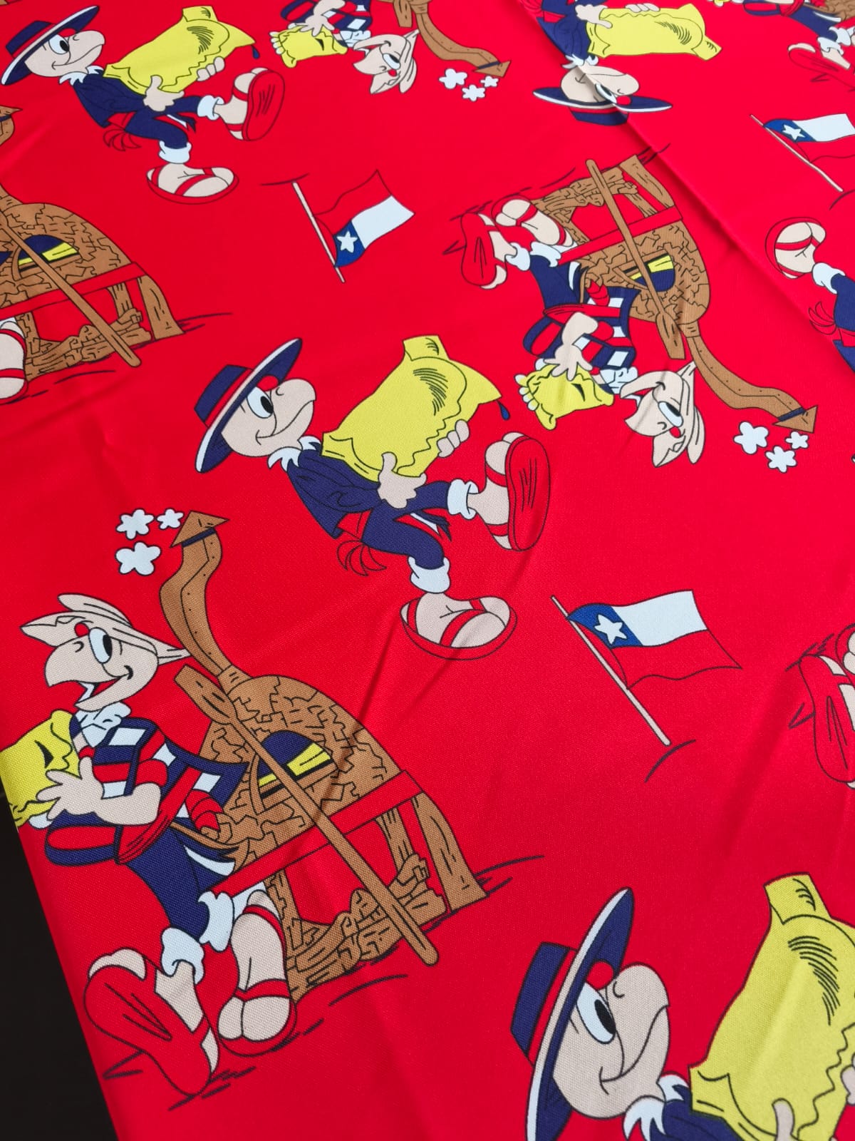 Manteles de Condorito 😉 dale un estilo a tu mesa este 18!! 🦜