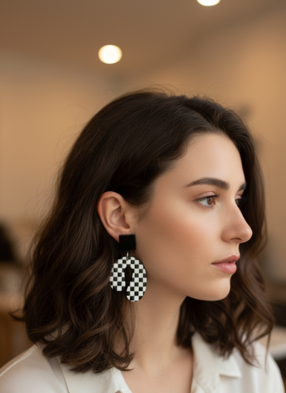 🤩Aros Curvos en Blanco y Negro ¡Recibe GRATIS su Estuche de Regalo!🏁 🖤🤍