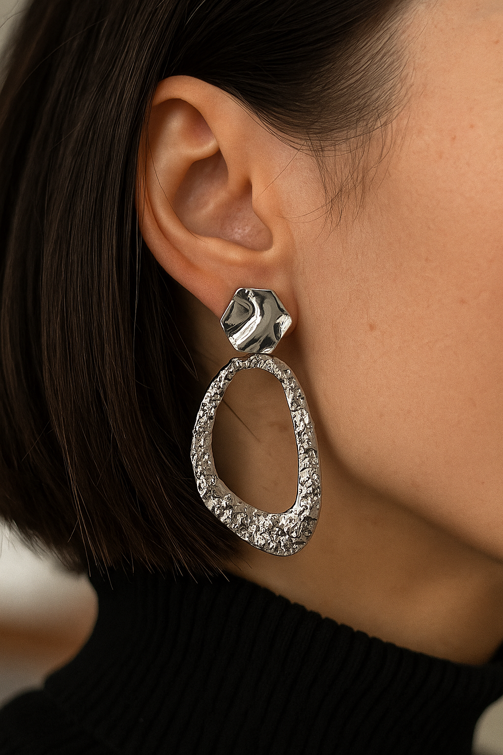 ✨Aros Modernos con Textura que te Harán Brillar! ¡Recibe GRATIS su Estuche de Regalo!✨