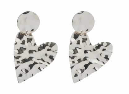 ✨Aros Corazón Martillado ¡Recibe GRATIS su Estuche de Regalo!✨