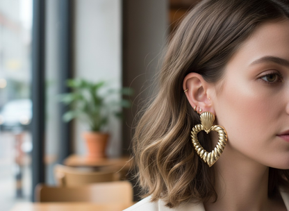 💛Aros Corazón Dorado con Textura ¡Recibe GRATIS su Estuche de Regalo!💛