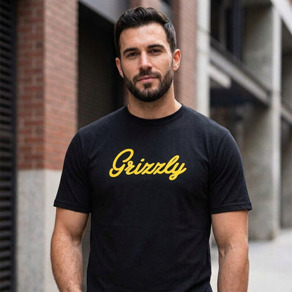 Polera Hombre Grizzly Griptape Print Script Logo Amarillo Negro