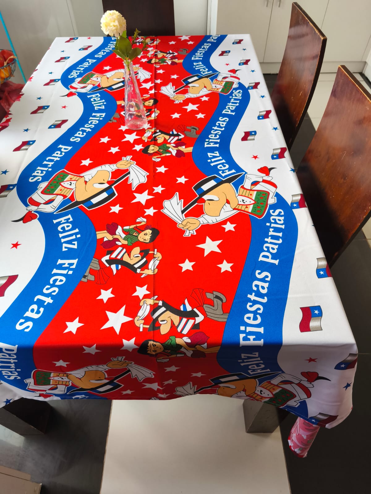 Manteles de Condorito 😉 dale un estilo a tu mesa este 18!! 🦜